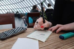 資格なしで就職するための効果的な方法は？